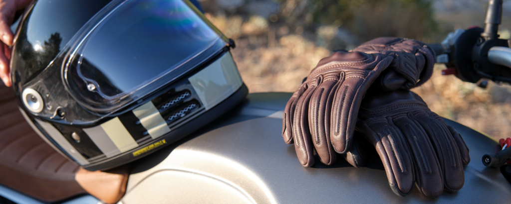 Equipamiento esencial para motoristas noveles